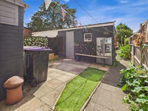 Enclosed Rear Garden & Outbuilding- click for photo gallery